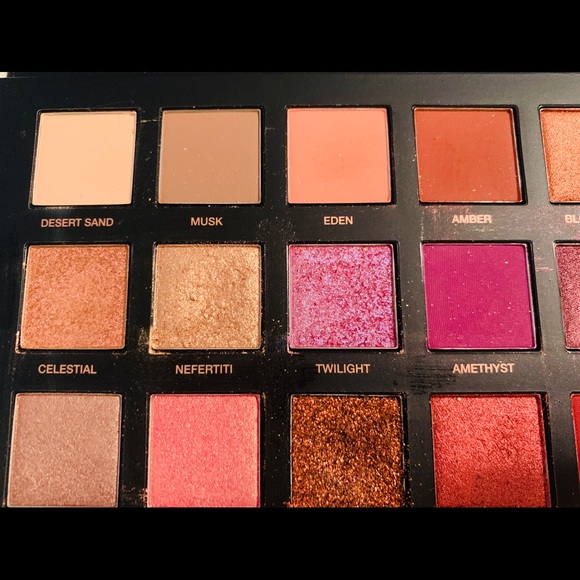 Huda desert dusk palette - Picture 6 of 7